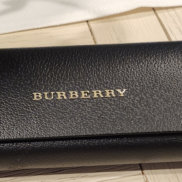 BURBERRY SUNGLASSES - Picture 9 of 9